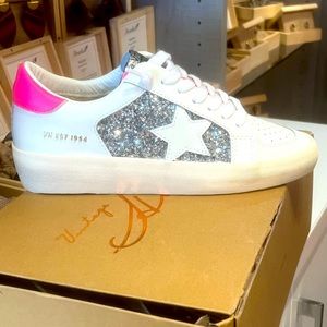 NWT Vintage Havana Positivity 4 Sneaker in Pink Pop, Size 6